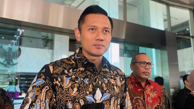 AHY Talks Commitment With Prabowo